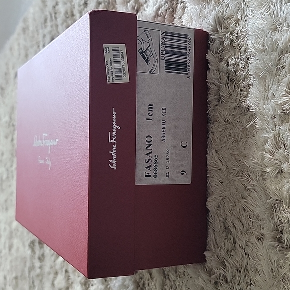 Salvatore Ferragamo shoes box - Picture 4 of 9